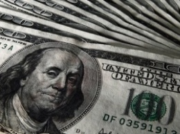 На спасение национальной валюты НБУ пустил в продажу более $15 миллионов