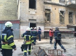 В Киеве рухнул дом, под завалами есть люди, известно об одном погибшем