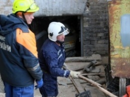 На Хмельницкого из-под завала спасли пять человек
