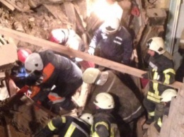 Под завалами рухнувшего дома в Киеве найдено тело погибшего строителя, - КМДА