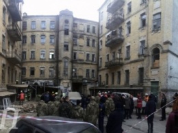 Под завалами на улице Б.Хмельницкого в Киеве могут оставаться один-два человека - КГГА