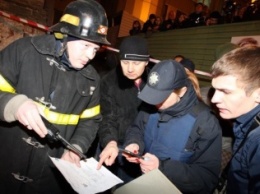На месте обрушения дома по ул. Хмельницкого в Киеве работают более 200 человек