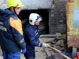 Обвал в Киеве: один из строителей без признаков жизни до сих пор под завалами
