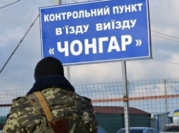 Транспорт с материковой Украины снова не может въехать в Крым