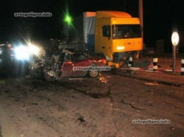 ДТП на Волыни: пьяный на грузовике уничтожил Audi-80 на ж/д переезде - погиб водитель. ФОТО