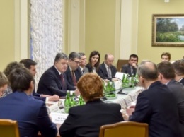 Порошенко подписал указ "О содействии развитию гражданского общества"