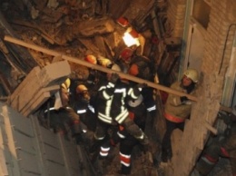 Спасатели до сих пор откапывают из-под завалов столичного дома тело второго погибшего - КГГА