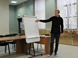 Ученикам николаевской «Школы помощника депутата» рассказали об особенностях взаимодействия с политиком