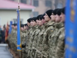 С.Полторак: на службу в армию по контракту за месяц записались 9 тыс. человек