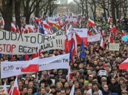 В Варшаве почти 80 тыс. человек вышли на протестную акцию