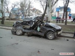 В Николаеве BMW врезался в припаркованную "Газель": четыре человека погибли на месте