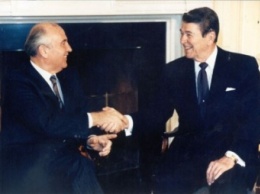 Рональд Рейган и Михаил Горбачев стали персонажами игры Reagan Gorbachev