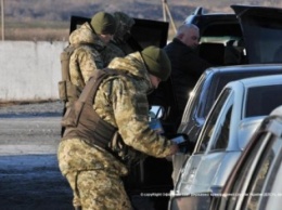 В Мариуполе пограничники поймали семью пенсионеров, пытавшихся вывезти в Донецк 4 млн рублей