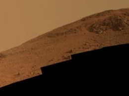 Марсоход передал на Землю фото хребта "Кнусден Ридж"