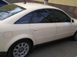 В Николаеве водитель «Audi» с поддельными документами грозил патрульным «серьезными связями»