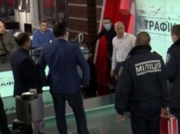 На украинском ТВ главный борец с наркотиками заставил подростков сварить себе дозу