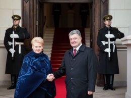 Порошенко поздравил президента Литвы Грибаускайте с Днем рождения
