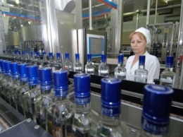 Производители предлагают поднять цену за пол-литра водки до 70 грн