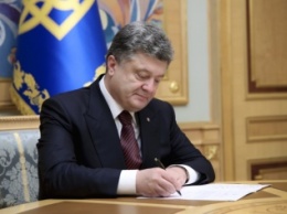 Порошенко подписал закон об усилении защиты профдеятельности журналистов
