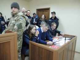 Суд посадил под ночной домашний арест девушку "азовца" Краснова