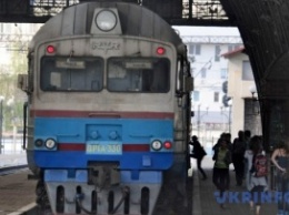 «Укрзализныця» назначила к 8 Марта дополнительные поезда