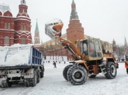 В Москве 15,5 тысяч автомобилей спецтехники вышли на уборку снега