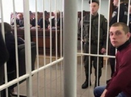 Суд отпустил полицейского Олейника под домашний арест