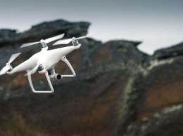 Компания DJI запустила продажи интеллектуального квадрокоптера Phantom 4