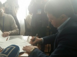 Скандальный Семен Семенченко официально выдвинулся кандидатом в мэры Кривого Рога (фото)