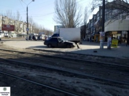 В Николаеве строители самовольно убрали 10 метров бордюра для удобного подъезда к кафе