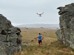 Полуавтономный дрон Phantom 4 будет сам лететь за хозяином