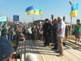 Правительство Украины обязали расследовать нарушения прав человека во время блокады