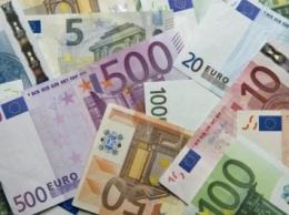 ММВБ: Курс евро опустился ниже 80 рублей