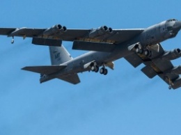 США используют стратегические бомбардировщики B-52 для борьбы против ИГ