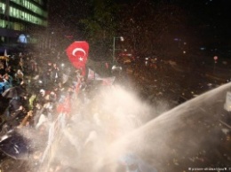 После штурма газеты: на саммите ЕС-Турция поднимут вопрос о свободе прессы