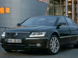 Mercedes и BMW вытеснили седан Volkswagen Phaeton из России