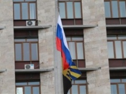 В Испании неизвестные сорвали флаги РФ и Крыма с офиса "друзей России"