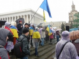 На Майдане киевляне проводят митинг в поддержку Надежды Савченко
