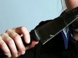 В Брянске женщина с ножом напала на своего мужа в салоне красоты