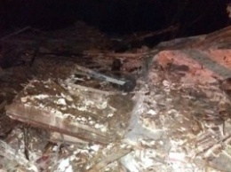Под Житомиром двое мужчин оказались под завалами дома: один погиб, второй чудом выжил