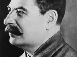 В Крыму осквернили мемориальную доску Иосифа Сталина
