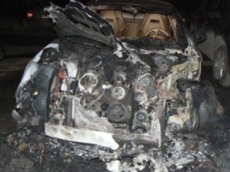 На автостоянке в Хмельницком горели не два, а шесть автомобилей