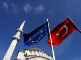 Европарламент: Турция запросила у ЕС еще больше денег на беженцев