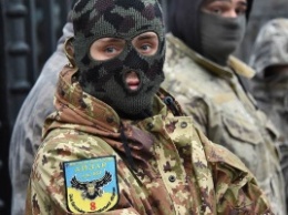 Трагедия на временной границе с Крымом: пьяные "айдаровцы" расстреляли военнослужащего и избили женщину