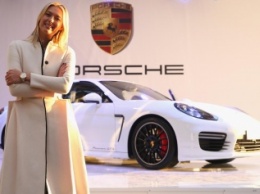 "Porsche" отказалась работать с Шараповой после допингового скандала