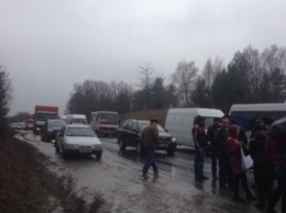 На Тернопольщине активисты разблокировали трассу Черновцы – Брест