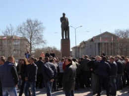 В Крыму прошел митинг протеста фермеров - подозревают Аксенова в лоббировании конкурентов