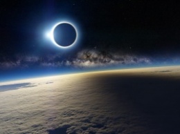 NASA выложило видео полного солнечного затмения