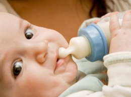 Ученые: Детская смесь не снижает риск аллергии и экземы у младенцев