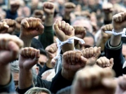 Власти аннексированного Симферополя запретили митинги из-за АЧС